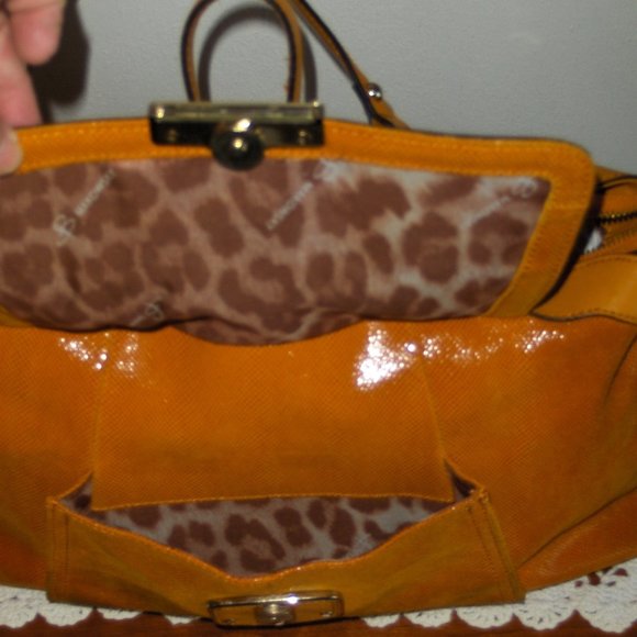 B. Makowsky Satchel Lombard Lizard Dandelion - Picture 8 of 11